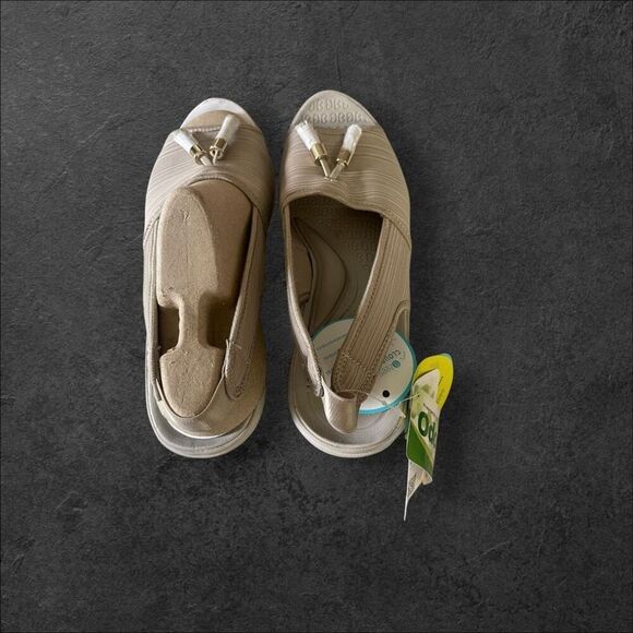 New Bzees Womens Tan Open-Toe Mirage Slingback Wedges Sandals Size 8.5M - Picture 4 of 12